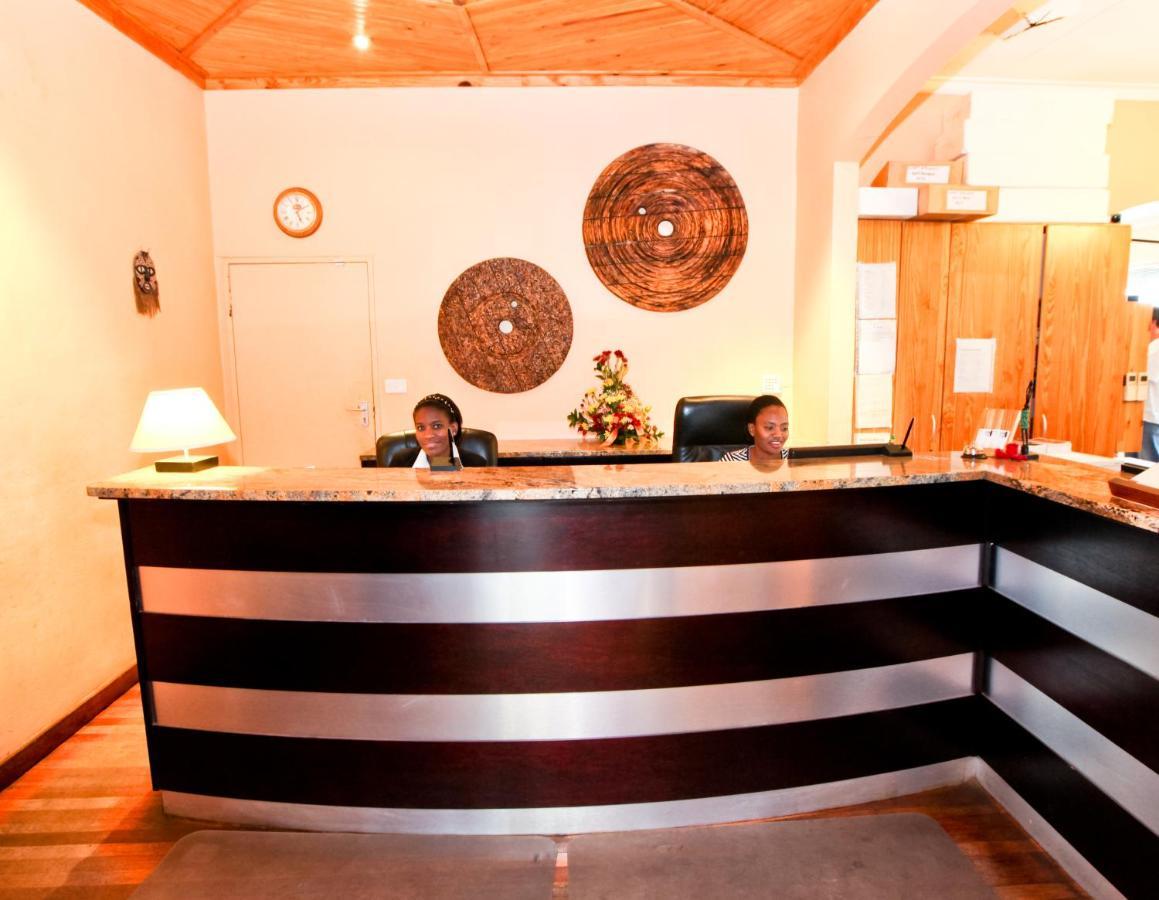 Hostel Back2Roots Backpackers Windhoek Exteriér fotografie